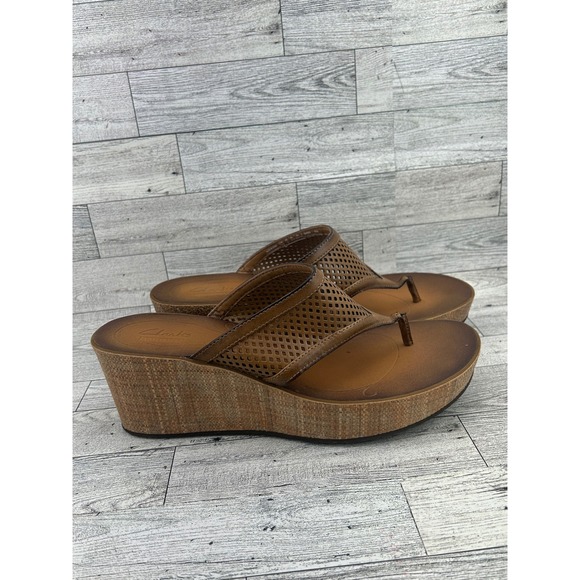 Clarks Women Tan Leather Perforated Wedge Thong Sandals Size‎ 11M